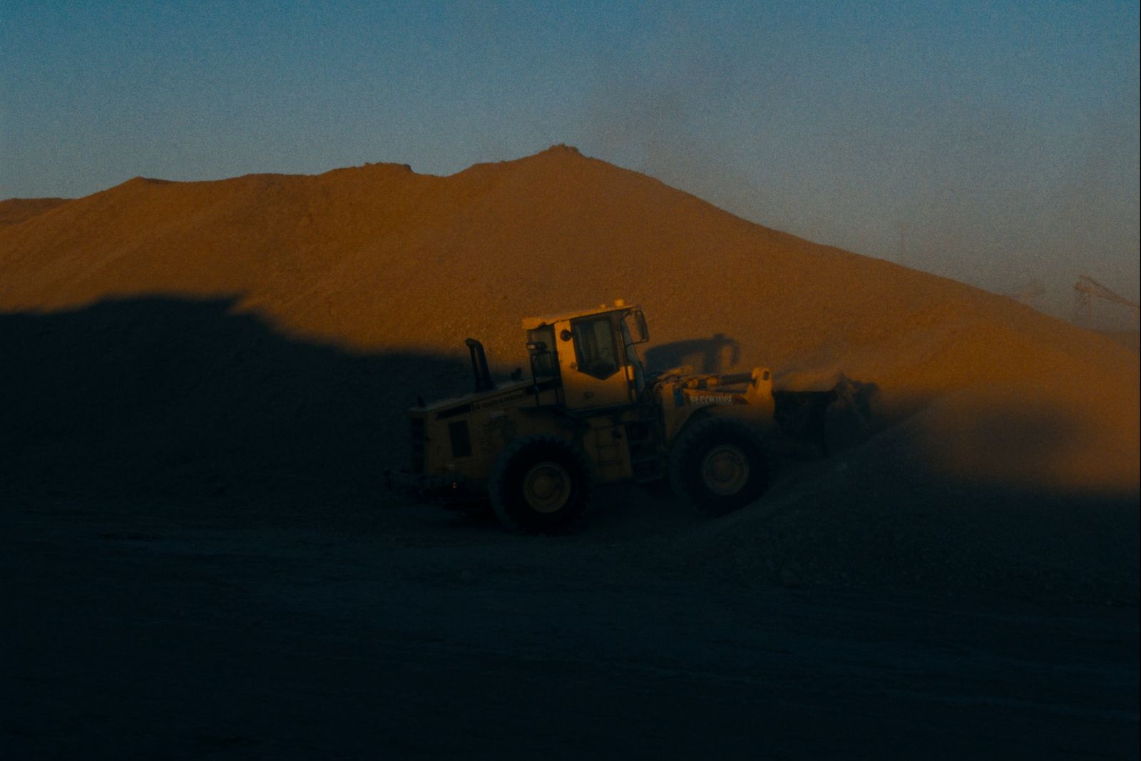 Wheel loaders & dozers