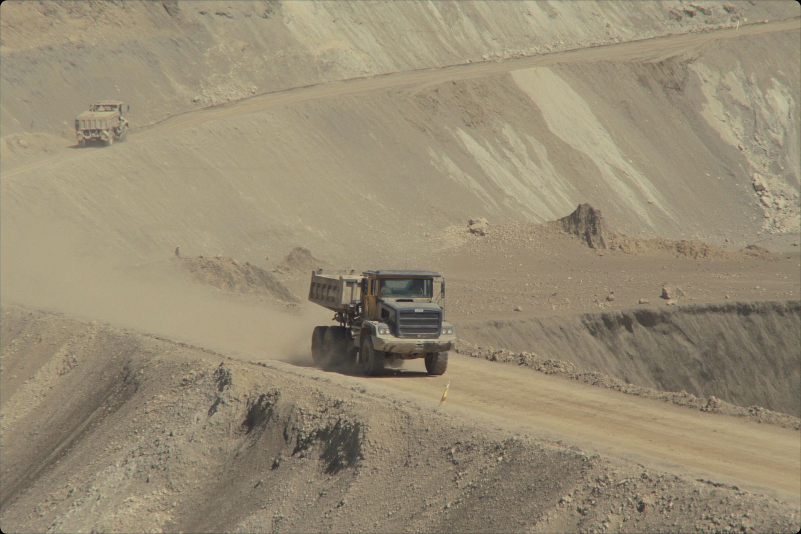Articulated & rigid dumpers